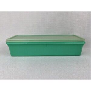 Tupperware Vegetable Keeper Green Container Box - Vintage Celery With‎ Lid